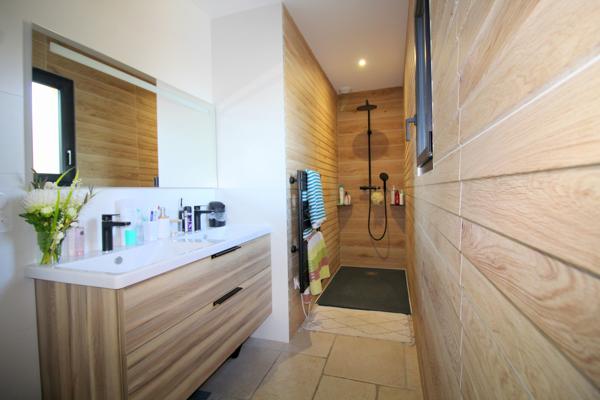 Maison
         5 pièces
        - 130 m² 335 000 € *