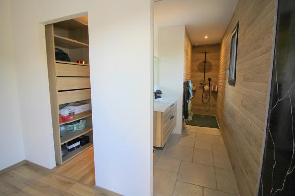Maison
         5 pièces
        - 130 m² 335 000 € *