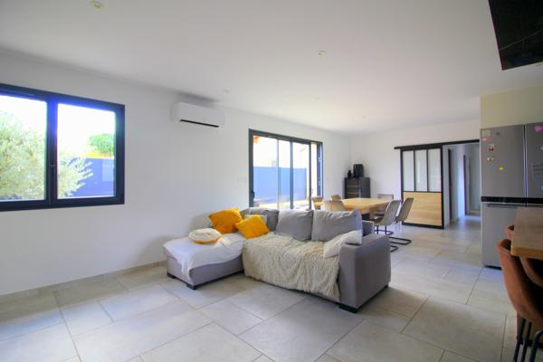 Maison
         5 pièces
        - 130 m² 335 000 € *