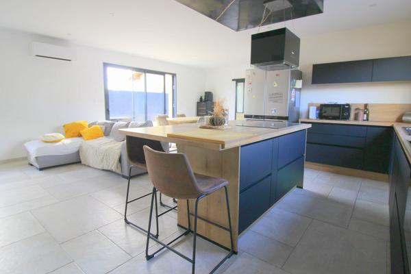 Maison
         5 pièces
        - 130 m² 335 000 € *