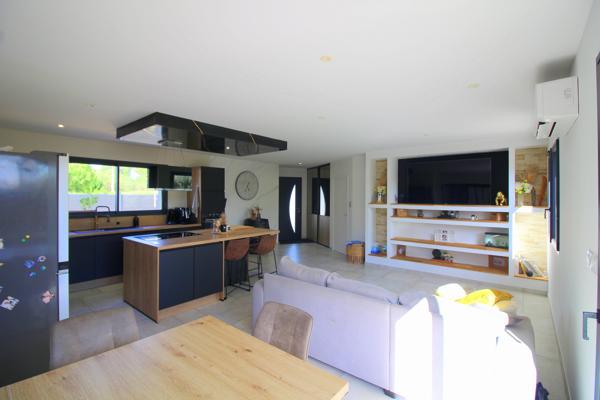 Maison
         5 pièces
        - 130 m² 335 000 € *