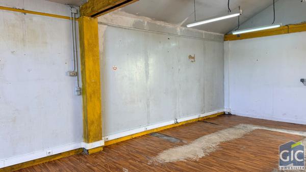 LOCAL ACTIVITE 143 M²