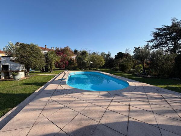 Maison à vendre à  Libourne