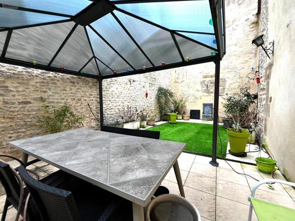 Maison de ville à vendre à Langres en Haute-Marne (52200), ref : SGML102886