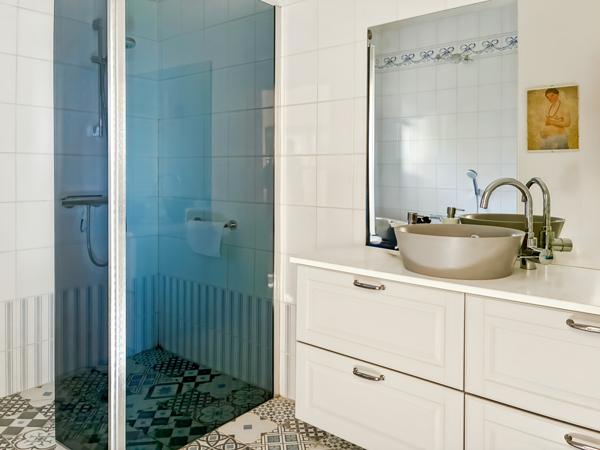 Dourdan (91410) La maison des années 30 et son extension.