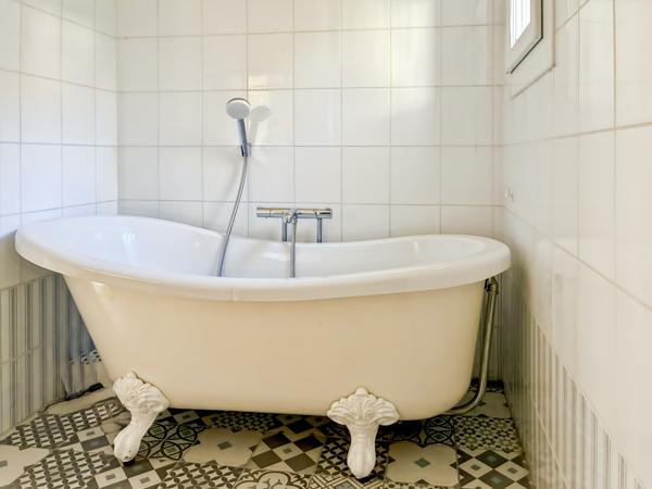 Dourdan (91410) La maison des années 30 et son extension.