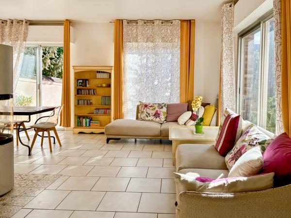 Dourdan (91410) La maison des années 30 et son extension.