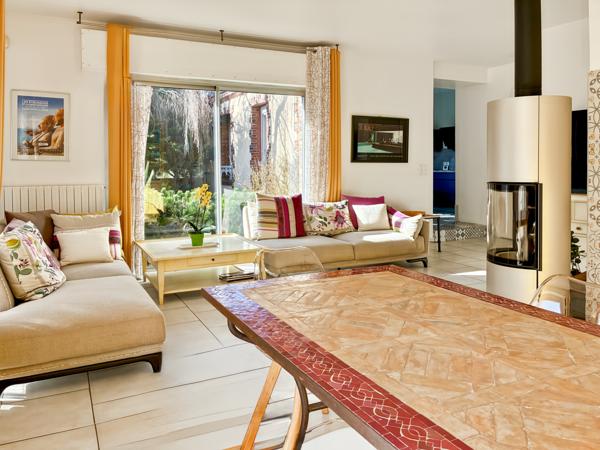 Dourdan (91410) La maison des années 30 et son extension.