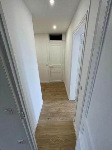 Deux pièces situé à port de Clichy