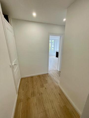 Deux pièces situé à port de Clichy