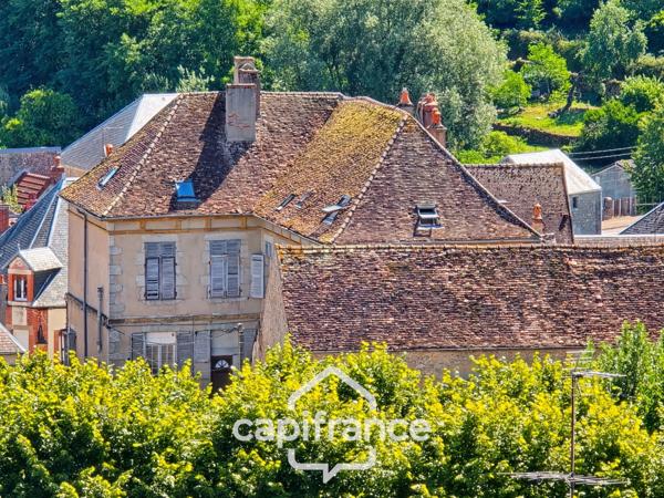 LORMES (Morvan) – Ancien hôtel particulier du XVIIIᵉ siècle – 780 m² de caractère à restaurer