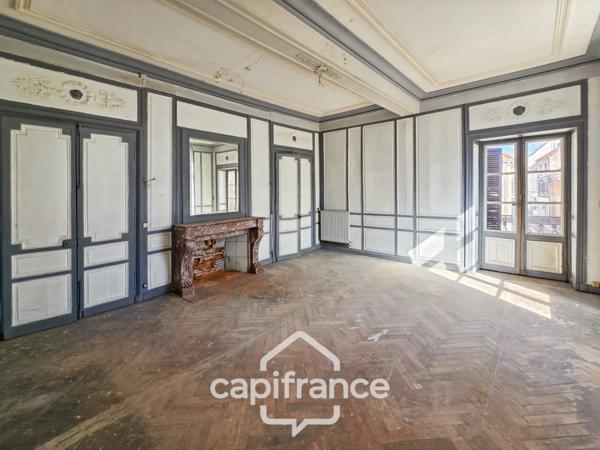 LORMES (Morvan) – Ancien hôtel particulier du XVIIIᵉ siècle – 780 m² de caractère à restaurer