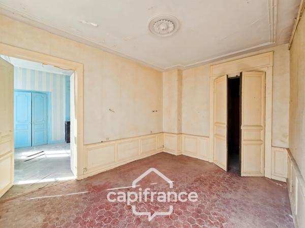 LORMES (Morvan) – Ancien hôtel particulier du XVIIIᵉ siècle – 780 m² de caractère à restaurer