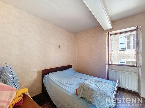 A Vendre Maison de ville en pierre de 123 m² habitable de plain-pied à proximité immédiate des commodités