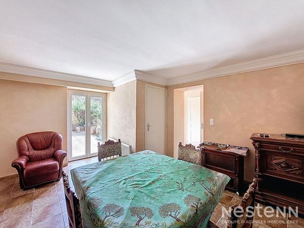 A Vendre Maison de ville en pierre de 123 m² habitable de plain-pied à proximité immédiate des commodités