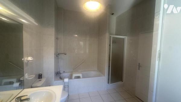 T4 de 139 m² avec grande terrasse, aperçu mer