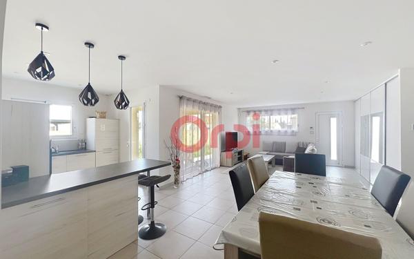 Maison à vendre    4 pièces •  Pia