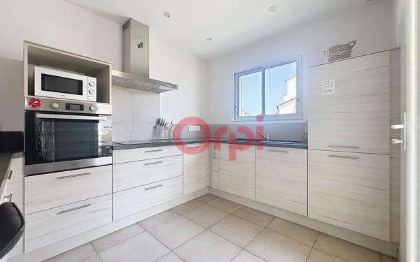 Maison à vendre    4 pièces •  Pia