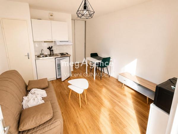 Appartement à CHOLET, 49300 - 1 pièce 18m²