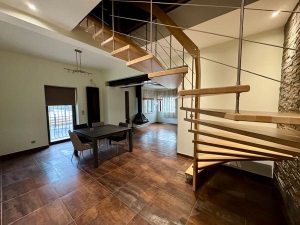 Maison Milhaud 9 pièce(s) 330 m2