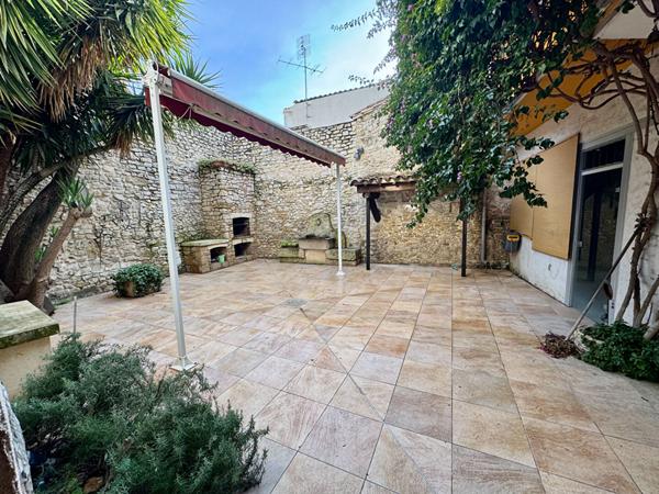 Maison Milhaud 9 pièce(s) 330 m2