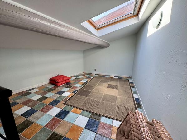 Maison Milhaud 9 pièce(s) 330 m2