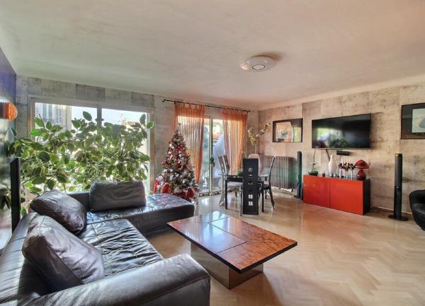Appartement à vendre    4 pièces • 102 m2 Marseille 4