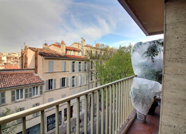 Appartement à vendre    4 pièces • 102 m2 Marseille 4