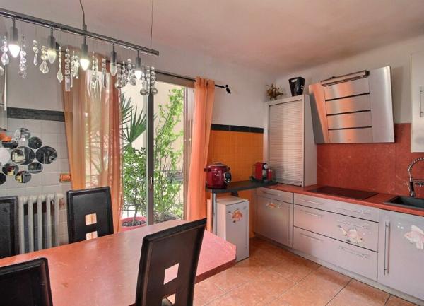 Appartement à vendre    4 pièces • 102 m2 Marseille 4