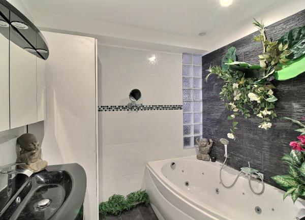 Appartement à vendre    4 pièces • 102 m2 Marseille 4