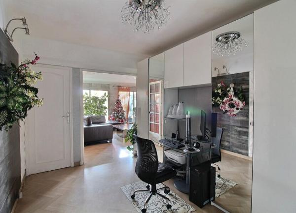 Appartement à vendre    4 pièces • 102 m2 Marseille 4