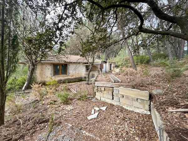 Maison 110 m² sur terrain de 4 600 m²  Meyragues