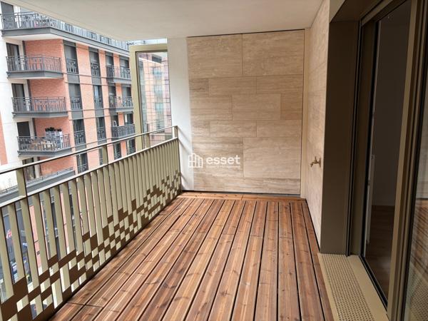 Location Appartement 4 pièces 81.7 m² - Courbevoie 92400