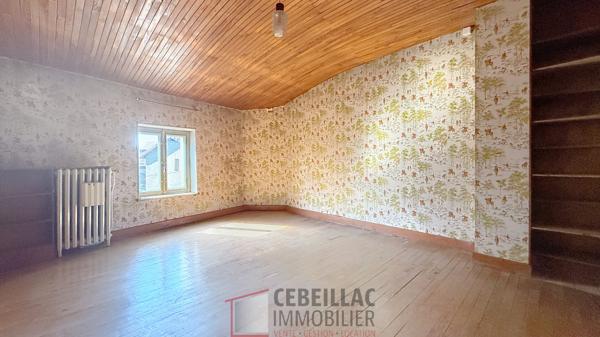 Immeuble 165.9 m²