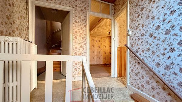 Immeuble 165.9 m²