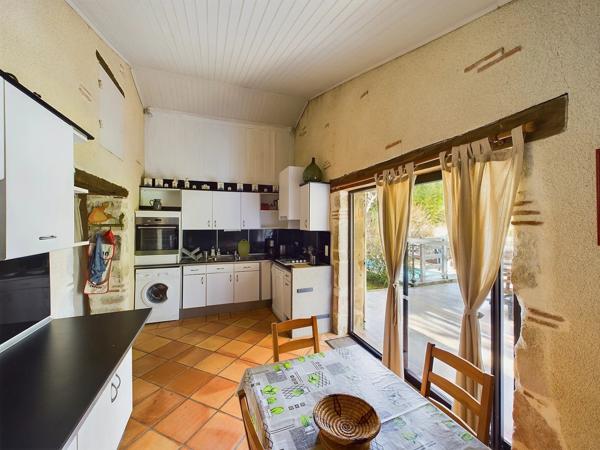 Magnifique propriété avec 3 maisons d'amis et piscine