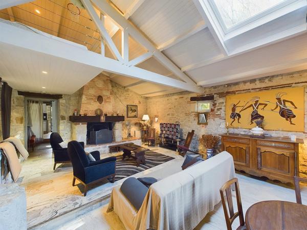Magnifique propriété avec 3 maisons d'amis et piscine