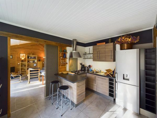 Magnifique propriété avec 3 maisons d'amis et piscine