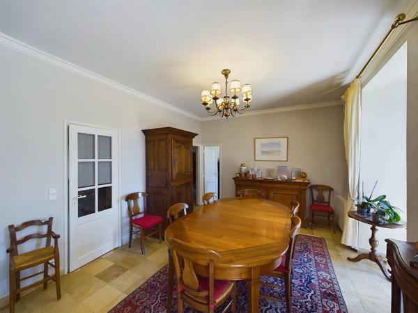 Magnifique propriété avec 3 maisons d'amis et piscine