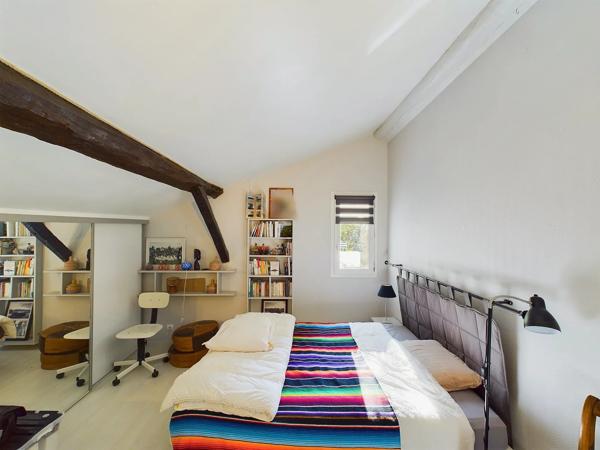 Magnifique propriété avec 3 maisons d'amis et piscine