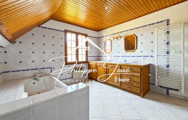 Maison 7 pièces de 180 m2 à St Clément (89100)