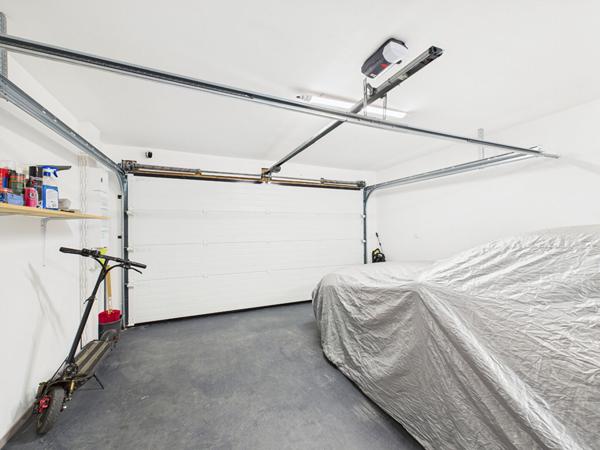 MAISON CONTEMPORAINE RT2020 5 pièce(s) 136 m2 ur 580m² terrain ROMANS SUR ISERE 26100