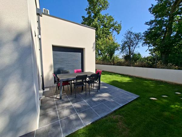 MAISON CONTEMPORAINE RT2020 5 pièce(s) 136 m2 ur 580m² terrain ROMANS SUR ISERE 26100