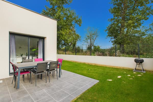 MAISON CONTEMPORAINE RT2020 5 pièce(s) 136 m2 ur 580m² terrain ROMANS SUR ISERE 26100