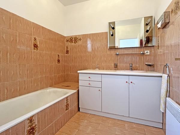 Appartement 3 pièces - 95 m² Exclusivité efficity