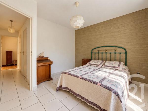 Appartement T3 à vendre  3 pièces - 69,02 m 2   MARSEILLE  - 13009