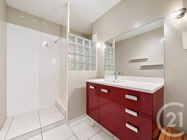 Appartement T3 à vendre  3 pièces - 69,02 m 2   MARSEILLE  - 13009