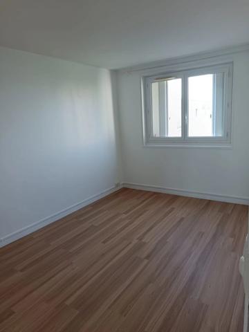 Location                                                      Appartement
                        
                     4 pièces                      76 m2                     à Limeil-Brévannes