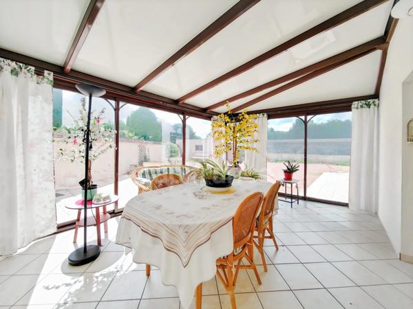 À Saint-Rémy (71) à vendre maison familiale de 280 m² habitables 7 chambres 640 m² de terrain clos !