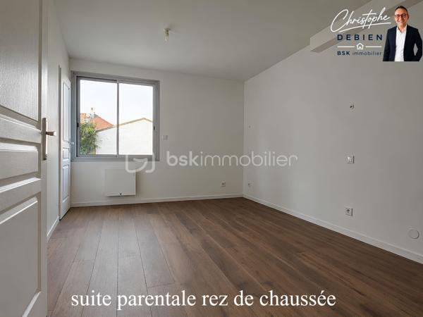 REZÉ – QUARTIER RECHERCHÉ DE LA BLORDIÈRE

Et si votre future maison réunissait enfin espace, lumière, nature et confort familial ?

Christophe Debien – BSK Immobilier vous invite à découvrir ce superbe pavillon familial de 1998, partiellement rénové en 2025, niché dans un environnement calme et arboré, à seulement quelques minutes des commodités de Rezé.

Dès l’entrée, le charme opère : volumes généreux, luminosité omniprésente et circulation fluide créent immédiatement une atmosphère chaleureuse et accueillante.

Pensée pour le confort de toute la famille, cette maison propose :

✔ Une vaste salle à manger baignée de lumière
✔ Un salon cosy avec cheminée à foyer fermé
✔ Un bureau idéal pour le télétravail
✔ Deux chambres confortables
✔ Une salle de bains
✔ Des toilettes séparées
✔ Deux véritables suites parentales avec salles d’eau privatives et toilettes
✔ Un local piscine à terminer

À l’extérieur, le terrain arboré de 1 953 m² offre un véritable havre de paix où imaginer vos moments en famille, vos projets d’aménagement ou simplement profiter du calme environnant.

Cette propriété rare allie parfaitement intimité, potentiel et qualité de vie dans un secteur particulièrement apprécié de Rezé.

Cliquez sur le lien pour découvrir toutes les photos et laissez-vous séduire par ce bien aux multiples possibilités.

📞 Pour plus d’informations ou organiser une visite, contactez-moi dès maintenant.
Je serai ravi de vous accompagner dans votre projet immobilier.

Christophe Debien – BSK Immobilier

Conformément aux dispositions de la loi ELAN, tout candidat acquéreur est informé de son droit de se faire accompagner, lors de la visite, par un professionnel du bâtiment de son choix.
Il est demandé de signaler préalablement la présence de cet intervenant afin de permettre l’organisation de la visite dans des conditions adaptées.